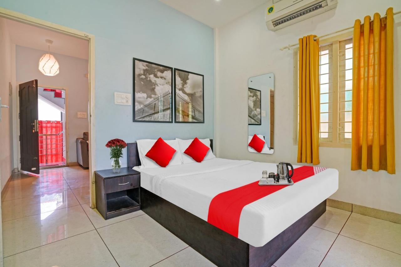 Oyo Thykoodam Sleep Inn Kochi Exterior foto